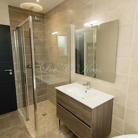 Bisca Jolie Maison-piscine Holiday home *