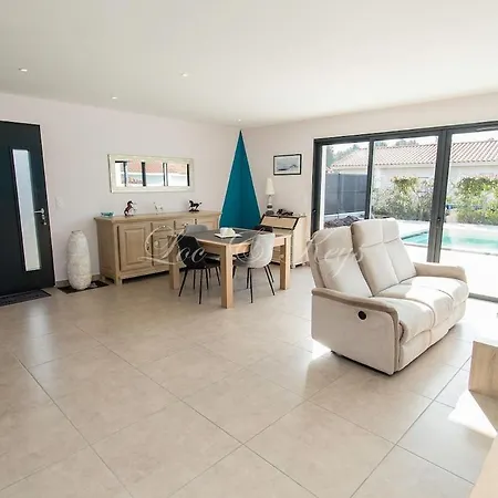 Bisca Jolie Maison-piscine *