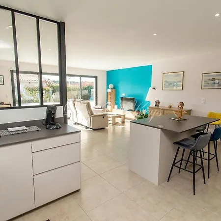 Bisca Jolie Maison-piscine Holiday home