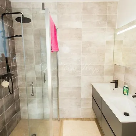 Holiday home Bisca Jolie Maison-piscine